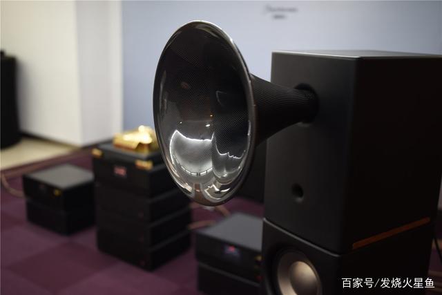 HiFi产品从几十元到几百万元不等:第15届新深圳音响展的浮光掠影