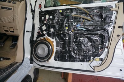 深圳雷克萨斯LX570原马克莱文森汽车音响改装劲浪三分频专业汽车音响系统